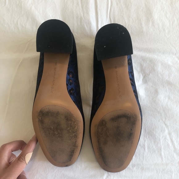 Banana Republic Embroidered Heeled Loafer - Picture 7 of 9